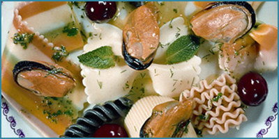 Ensalada de mejillones y selección de pastas